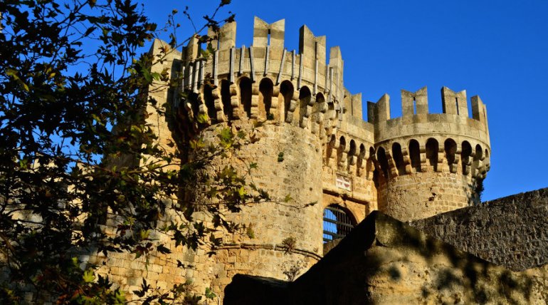 Rhodes Private Walking Tour, Grand Master Palace & Old Town Stroll